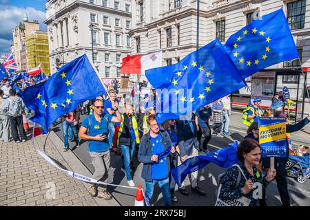 Londres, Royaume-Uni. 23 septembre 2023. National Rejoin March II, encourageant les gens à se rassembler pour exprimer leur soutien à la réintégration du Royaume-Uni dans l'Union européenne. Une première marche a eu lieu en octobre 2022. Crédit : Guy Bell/Alamy Live News Banque D'Images