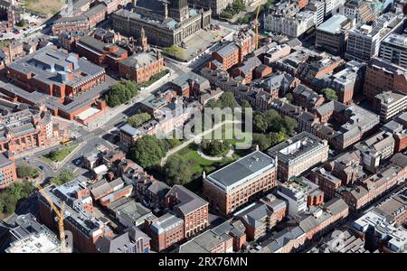 Vue aérienne du parc et du jardin Park Square dans le centre-ville de Leeds, West Yorkshire Banque D'Images