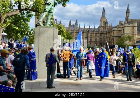 le rejoindre la marche de l'ue et la manifestation anti brexit whitehall parliament square central londres angleterre royaume-uni 23 sep 2023 Banque D'Images