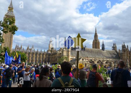 le rejoindre la marche de l'ue et la manifestation anti brexit whitehall parliament square central londres angleterre royaume-uni 23 sep 2023 Banque D'Images