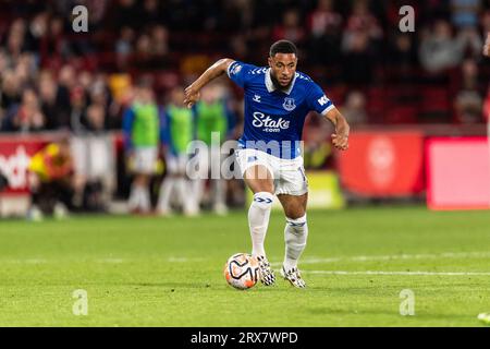 Londres, Angleterre, le 23 septembre 2023. Beto de Everton en action lors du match de Premier League entre Brentford et Everton au Gtech Community Stadium, Londres, Angleterre, le 23 septembre 2023. Photo de Grant Winter. Usage éditorial uniquement, licence requise pour un usage commercial. Aucune utilisation dans les Paris, les jeux ou les publications d'un seul club/ligue/joueur. Crédit : UK Sports pics Ltd/Alamy Live News Banque D'Images