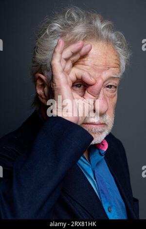 San Sebastian, Espagne. 23 septembre 2023. Javier Mariscal pose lors du 71e Festival International du film de San Sebastian à l’Hôtel Maria Cristina. Crédit : SOPA Images Limited/Alamy Live News Banque D'Images