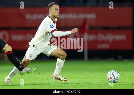 Almere, pays-Bas. 23 septembre 2023. ALMERE, PAYS-BAS - 23 SEPTEMBRE : Sergino Dest of PSV lors du match néerlandais d'Eredivisie entre Almere City FC et PSV au Yanmar Stadion le 23 septembre 2023 à Almere, pays-Bas. (Photo de Peter Lous/Orange Pictures) crédit : Orange pics BV/Alamy Live News Banque D'Images