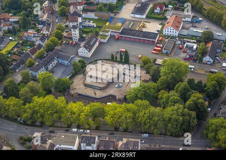 Vue aérienne, mairie, pompiers volontaires, Werl, Werl-Unnaer Börde, Rhénanie du Nord-Westphalie, Allemagne, pompiers, protection incendie, surveillance incendie Banque D'Images