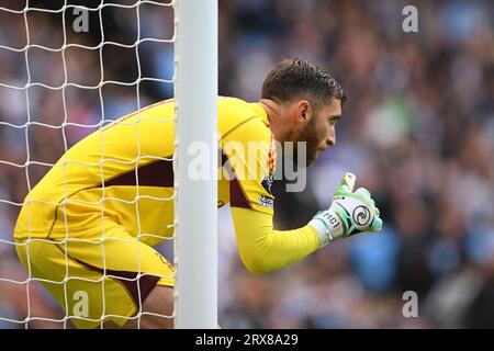 Manchester, Royaume-Uni. 23 septembre 2023. Matt fait des gestes à ses coéquipiers lors du match de Premier League entre Manchester City et Nottingham Forest au Etihad Stadium, Manchester le samedi 23 septembre 2023. (Photo : Jon Hobley | MI News) crédit : MI News & Sport / Alamy Live News Banque D'Images