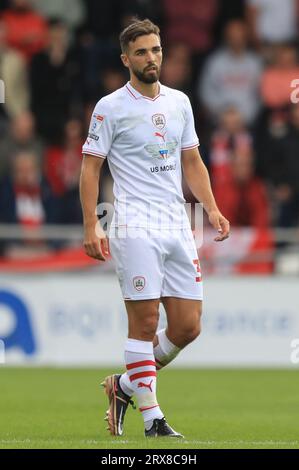 Northampton, Royaume-Uni. 23 septembre 2023. Adam Phillips #30 de Barnsley lors du match de Sky Bet League 1 Northampton Town vs Barnsley au Sixfields Stadium, Northampton, Royaume-Uni, le 23 septembre 2023 (photo par Alfie Cosgrove/News Images) à Northampton, Royaume-Uni le 9/23/2023. (Photo Alfie Cosgrove/News Images/Sipa USA) crédit : SIPA USA/Alamy Live News Banque D'Images