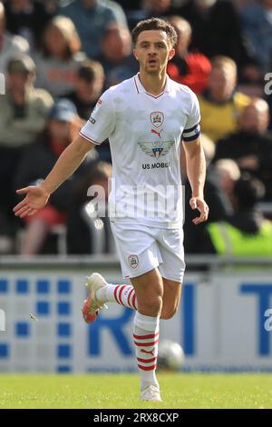 Northampton, Royaume-Uni. 23 septembre 2023. Jordan Williams #2 de Barnsley lors du match Sky Bet League 1 Northampton Town vs Barnsley au Sixfields Stadium, Northampton, Royaume-Uni, le 23 septembre 2023 (photo par Alfie Cosgrove/News Images) à Northampton, Royaume-Uni le 9/23/2023. (Photo Alfie Cosgrove/News Images/Sipa USA) crédit : SIPA USA/Alamy Live News Banque D'Images