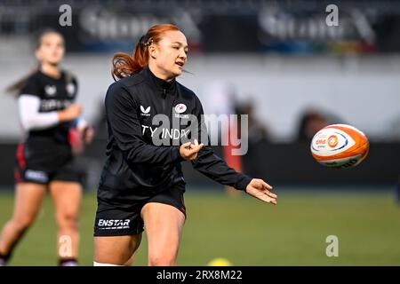 Londres, Royaume-Uni. 23 septembre 2023. Les Saracens Women s'échauffent avant le match de la coupe Allianz entre les Saracens Women et les Harlequins Women au StoneX Stadium, Londres, Angleterre, le 23 septembre 2023. Photo de Phil Hutchinson. Usage éditorial uniquement, licence requise pour un usage commercial. Aucune utilisation dans les Paris, les jeux ou les publications d'un seul club/ligue/joueur. Crédit : UK Sports pics Ltd/Alamy Live News Banque D'Images