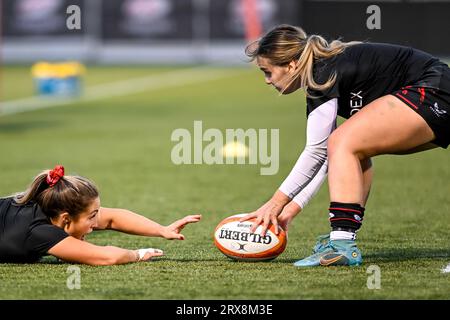 Londres, Royaume-Uni. 23 septembre 2023. Les Saracens Women s'échauffent avant le match de la coupe Allianz entre les Saracens Women et les Harlequins Women au StoneX Stadium, Londres, Angleterre, le 23 septembre 2023. Photo de Phil Hutchinson. Usage éditorial uniquement, licence requise pour un usage commercial. Aucune utilisation dans les Paris, les jeux ou les publications d'un seul club/ligue/joueur. Crédit : UK Sports pics Ltd/Alamy Live News Banque D'Images