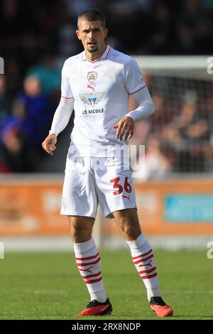 Northampton, Royaume-Uni. 23 septembre 2023. Max Watters #36 de Barnsley lors du match Sky Bet League 1 Northampton Town vs Barnsley au Sixfields Stadium, Northampton, Royaume-Uni, le 23 septembre 2023 (photo par Alfie Cosgrove/News Images) à Northampton, Royaume-Uni le 9/23/2023. (Photo Alfie Cosgrove/News Images/Sipa USA) crédit : SIPA USA/Alamy Live News Banque D'Images