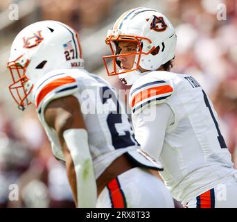 23 septembre 2023 : le quarterback d'Auburn Payton Thorne (1 ans) lors d'un match de football universitaire de la NCAA entre Texas A&M et Auburn le 23 septembre 2023 à College Station. Texas A&M Won, 27-10. (Image de crédit : © Scott Coleman/ZUMA Press Wire) USAGE ÉDITORIAL SEULEMENT! Non destiné à UN USAGE commercial ! Banque D'Images