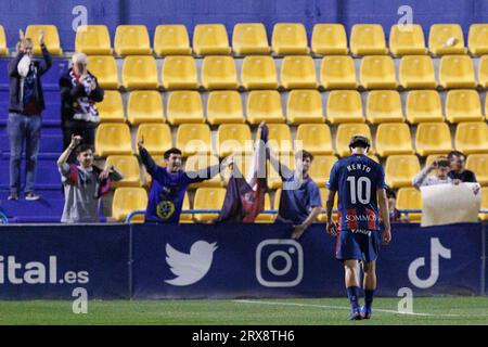 MADRID, ESPAGNE - SEPTEMBRE 23 : Kento Hashimoto lors du match de la Liga Hypermotion 2023/24 entre Alcorcon et Huesca au stade Santo Domingo. Crédit : Guille Martinez/AFLO/Alamy Live News Banque D'Images
