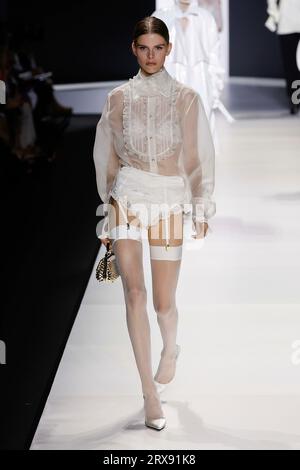 Milan, Italien. 23 septembre 2023. DOLCE & GABBANA Printemps/été 2024 Runway pendant la Fashion week de Milan le 2023 septembre - Milan ; Italie 23/09/2023 crédit : dpa/Alamy Live News Banque D'Images