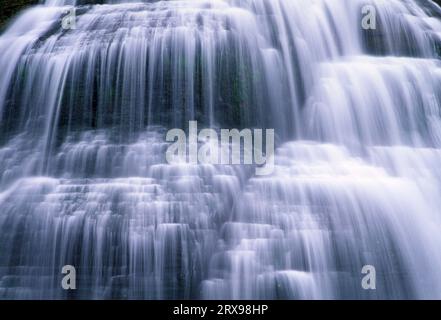 Lower Falls, Robert H Treman State Park, New York Banque D'Images