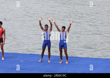 Hangzhou, Zhejiang, Chine. 24 septembre 2023. L'aviron indien - finale de paire masculine A - aviron - les Indiens Babulal Yadhav et Leikh RAM ont remporté la médaille de bronze aux 19e Jeux asiatiques, au FY Water Sports Centre, Hangzhou, Chine. (Image de crédit : © Seshadri Sukumar/ZUMA Press Wire) USAGE ÉDITORIAL SEULEMENT! Non destiné à UN USAGE commercial ! Banque D'Images