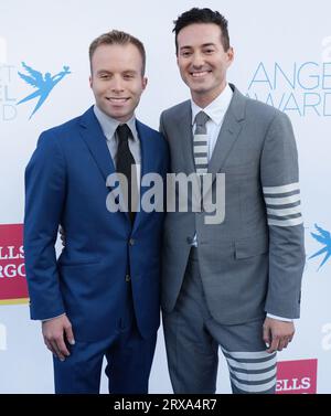 Los Angeles, États-Unis. 23 septembre 2023. (R-L) A.J. Mayers et Guest arrivent aux Angel Awards 2023 de Project Angel Food qui se tiennent au Project Angel Food à Los Angeles, CA le samedi 23 septembre 2023. (Photo de Sthanlee B. Mirador/Sipa USA) crédit : SIPA USA/Alamy Live News Banque D'Images