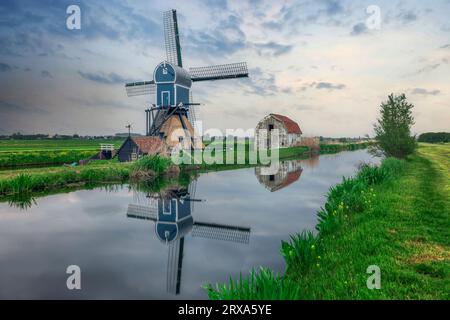 POLDER Windmill Geremolen de Blauwe WIP en Hollande du Sud, pays-Bas Banque D'Images