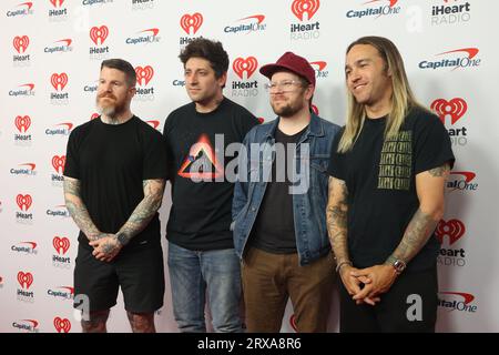 Las Vegas, États-Unis. 23 septembre 2023. (G-D) Andy Hurley, Joe Trohman, Patrick Stump et Pete Wentz de Fall Out Boy arrivent pour le festival de musique iHeartRadio au T-Mobile Arena de Las Vegas, Nevada, le samedi 23 septembre 2023. Photo de James Atoa/UPI crédit : UPI/Alamy Live News Banque D'Images