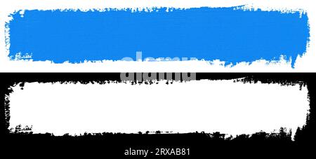 Trait bleu clair de la texture du pinceau isolé sur fond blanc avec masque de découpe (canal alpha) pour une isolation rapide. Banque D'Images