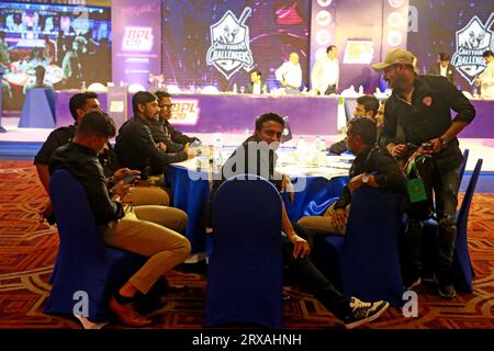 Shakib Al Hasan rejoint le club franchisé de la Premier League du Bangladesh (BPL) Rangpur Riders dans la 10e édition du BPL. Bangladesh, 24 septembre 2023. Banque D'Images