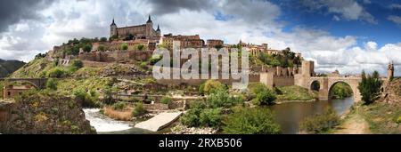 Vue panoramique dans la vieille ville de Tolède. Espagne Banque D'Images
