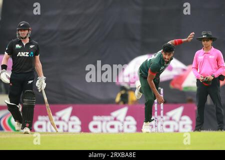 Le débutant bangladais Syed Khaled Ahmed lors du 2e match ODI du Bangladesh et de la Nouvelle-Zélande sur trois séries de matchs à Sher-e-Bangla Nationa Banque D'Images