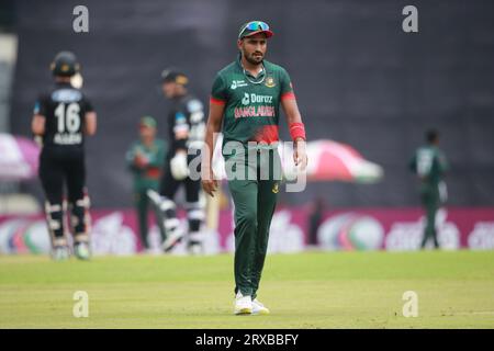 Le débutant bangladais Syed Khaled Ahmed lors du 2e match ODI du Bangladesh et de la Nouvelle-Zélande sur trois séries de matchs à Sher-e-Bangla Nationa Banque D'Images