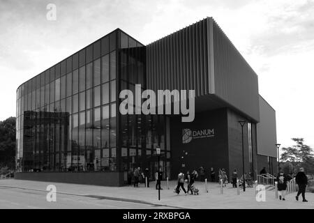 The Danum Gallery, Library and Museum, Doncaster Town, South Yorkshire, Angleterre, ROYAUME-UNI Banque D'Images