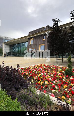 The Cast Performance venue, Sir Nigel Gresley Square, Waterdale, Doncaster, South Yorkshire, Angleterre, ROYAUME-UNI Banque D'Images