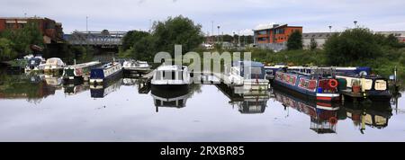 Bateaux de plaisance à Doncaster Wharf, rivière Don, South Yorkshire, Angleterre, Royaume-Uni Banque D'Images