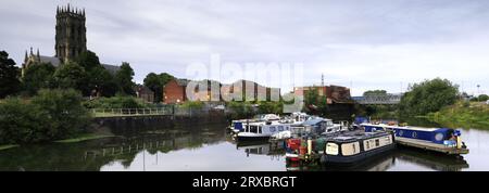 Bateaux de plaisance à Doncaster Wharf, rivière Don, South Yorkshire, Angleterre, Royaume-Uni Banque D'Images