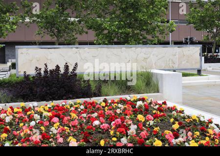 The Sir Nigel Gresley Square, Civic Office and Cast Performance venue, Waterdale, Doncaster, South Yorkshire, Angleterre, ROYAUME-UNI Banque D'Images