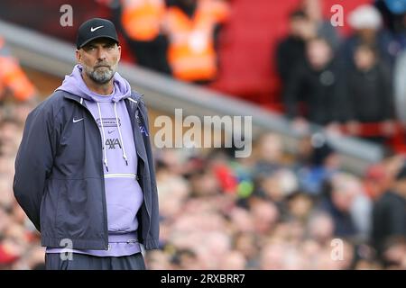 Liverpool, Royaume-Uni. 24 septembre 2023. Jurgen Klopp, le Manager de Liverpool regarde. Match de Premier League, Liverpool contre West Ham Utd à Anfield à Liverpool le dimanche 24 septembre 2023. Cette image ne peut être utilisée qu'à des fins éditoriales. Usage éditorial uniquement, licence requise pour un usage commercial. Aucune utilisation dans les Paris, les jeux ou les publications d'un seul club/ligue/joueur. photo de Chris Stading/Andrew Orchard photographie sportive/Alamy Live News crédit : Andrew Orchard photographie sportive/Alamy Live News Banque D'Images