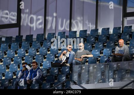 Gand, Belgique. 24 septembre 2023. Les supporters de Gand photographiés avant un match de football entre KAA Gent et KAS Eupen, dimanche 24 septembre 2023 à Gand, le jour 08 de la saison 2023-2024 de la Jupiler Pro League première division du championnat belge. BELGA PHOTO TOM GOYVAERTS crédit : Belga News Agency/Alamy Live News Banque D'Images