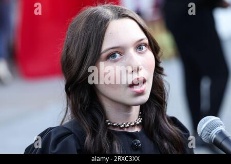 Buena Park, États-Unis. 23 septembre 2023. BUENA PARK, ORANGE COUNTY, CALIFORNIE, États-Unis - SEPTEMBRE 23 : l'actrice américaine Violet McGraw arrive à Knott's Scary Farm 50th Anniversary Celebrity Black Carpet qui s'est tenu à Knott's Berry Farm le 23 septembre 2023 à Buena Park, Orange County, Californie, États-Unis. (Photo de Xavier Collin/image Press Agency) crédit : image Press Agency/Alamy Live News Banque D'Images