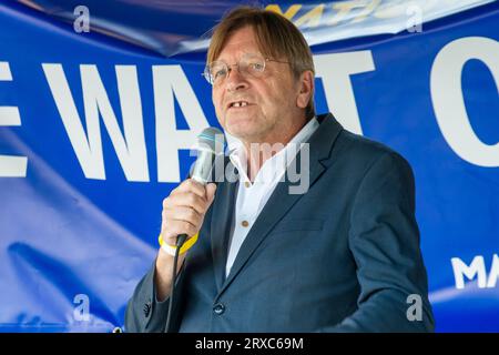 Londres, Royaume-Uni - 23 septembre 2023 - Guy Verhofstadt, député européen (ancien Premier ministre belge et négociateur en chef du Brexit de l'UE), s'exprimant sur Parliament Square à la fin de la deuxième marche nationale de retour de Hyde Park à Parliament Square. Banque D'Images