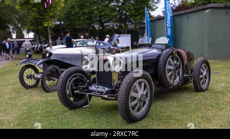 1929 Bugatti Type 35B Grand Prix (Replica) exposé au volant Bicester qui s'est tenu au Bicester Heritage Centre le 17 juin 2023. Banque D'Images