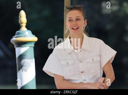 VENISE, ITALIE - 06 SEPTEMBRE : Martina Strazzer arrive pour le 80e Festival du film de Venise 2023 le 06 septembre 2023 à Venise, en Italie Banque D'Images