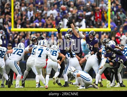 Baltimore, États-Unis. 24 septembre 2023. Le kicker Matt gay (7 ans) des Colts d'Indianapolis marque un field goal de 53 yards en prolongation pour battre les Ravens de Baltimore 22-19 au M&T Bank Stadium de Baltimore, Maryland, le dimanche 24 septembre 2023. Photo de David Tulis/UPI crédit : UPI/Alamy Live News Banque D'Images
