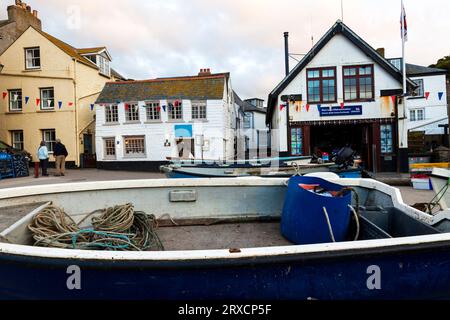 Début de soirée sur le Platt (port) à Port Isaac, Cornwall, Angleterre, Royaume-Uni Banque D'Images