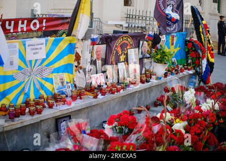 Mémorial national spontané pour les soldats tombés au combat des PMCS Wagner à Moscou. Mémorial des soldats de la compagnie militaire privée Yevgeny Prigozhi Banque D'Images