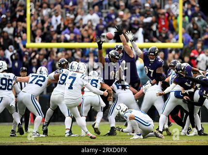 Baltimore, États-Unis. 24 septembre 2023. Le kicker Matt gay (7 ans) des Colts d'Indianapolis marque un field goal de 53 yards en prolongation pour battre les Ravens de Baltimore 22-19 au M&T Bank Stadium de Baltimore, Maryland, le dimanche 24 septembre 2023. Photo de David Tulis/UPI crédit : UPI/Alamy Live News Banque D'Images