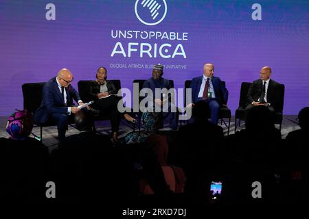 New York, New York, États-Unis. , . Mark Eddo, Pamela Coke-Hamilton, conférencier, Walid Hareb Al Falahi, Selim Bora lors de la Conférence 2023 UNSTOPPABLE AFRICA présentée par Global African Business Initiative, qui s'est tenue au Westin Grand Central à New York, en septembre 21-22 2023. Crédit : Jennifer Graylock/Alamy Live News Banque D'Images