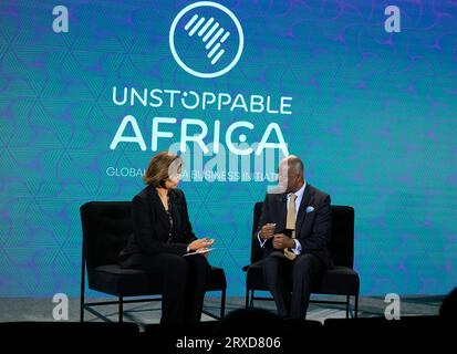 New York, New York, États-Unis. , . Zain Verjee, Wale EDUN lors de la conférence UNSTOPPABLE AFRICA 2023 présentée par Global African Business Initiative, qui s'est tenue au Westin Grand Central à New York, en septembre 21-22 2023. Crédit : Jennifer Graylock/Alamy Live News Banque D'Images