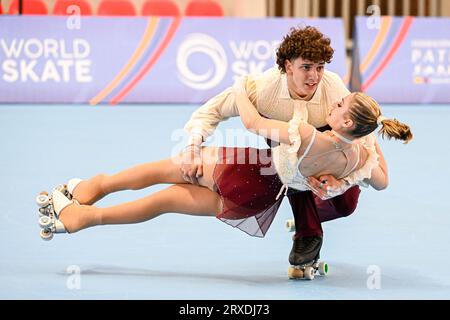 Anna SERAFINI & Manuel CIONI (ITA), lors des Junior pairs, programme court, aux Championnats du monde de patinage artistique Ibagu-Tolima 2023, au Parque Deportivo Municipal, le 22 septembre 2023 à Ibagu, Colombie. Crédit : Raniero Corbelletti/AFLO/Alamy Live News Banque D'Images