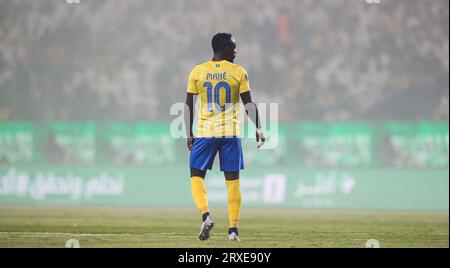 Sadio Mane #10 d'Al-Nassr SFC en action lors de leur match jour 7 de la SAFF Roshn Saudi Pro League 2023-24 contre Al-Ahli Saudi FC au King Saud University Stadium le 14 septembre 2023 à Riyad, Arabie Saoudite. Photo de Stringer / Power Sport Images Banque D'Images