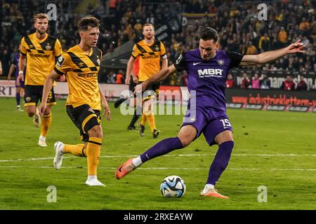 Dresde, Deutschland. 24 septembre 2023. Dresde, Deutschland 24. Septembre 2023 : 3 . Liga - 2023/2024 - SG Dynamo Dresden vs. FC Erzgebirge Aue im Bild : Marcel Baer/Bär (FC Erzgebirge Aue) macht das Tor zum 2:1 crédit : dpa/Alamy Live News Banque D'Images