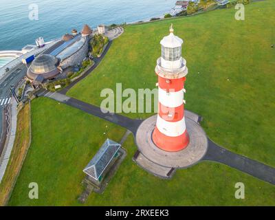 Vue aérienne de la tour Smeatons sur Plymouth Hoe et plymouth Sound devon Banque D'Images