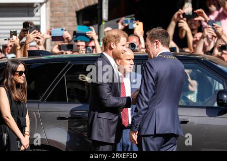 Prince Harry, le duc de Sussex accueille le maire Dr. Stephan Keller, réception des Jeux Hali nvictus de Düsseldorf City, Allemagne Banque D'Images
