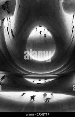 Reflets dans la sculpture Cloud Gate, Chicago, Illinois. Banque D'Images